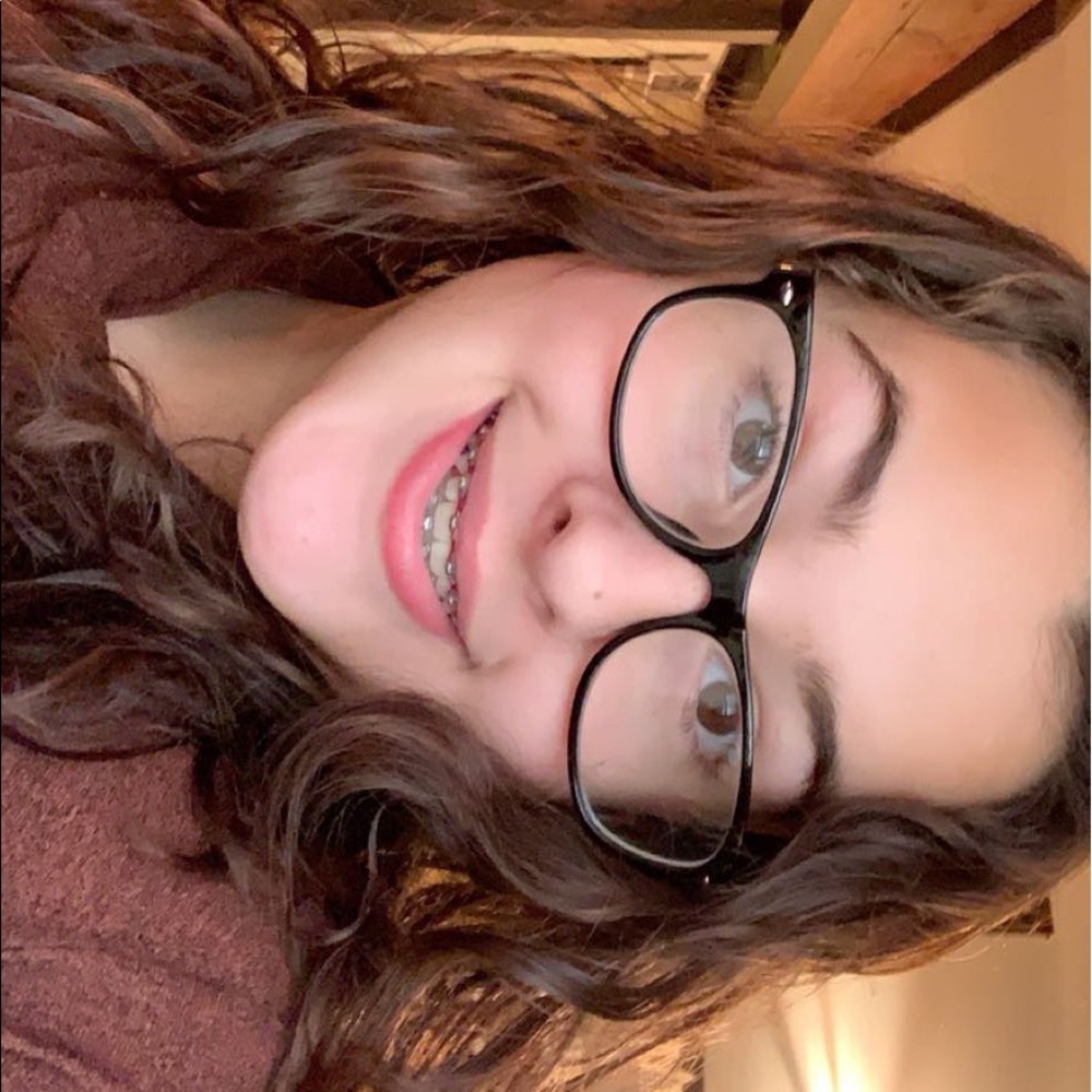 Meet your Posher, Leah